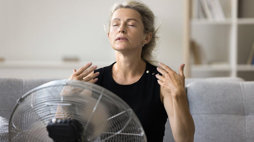 Hot flushes in summer: what actually helps
