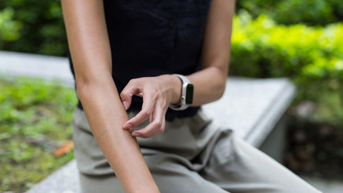 PMS + Pollen: What’s the connection? The histamine-hormone link explained